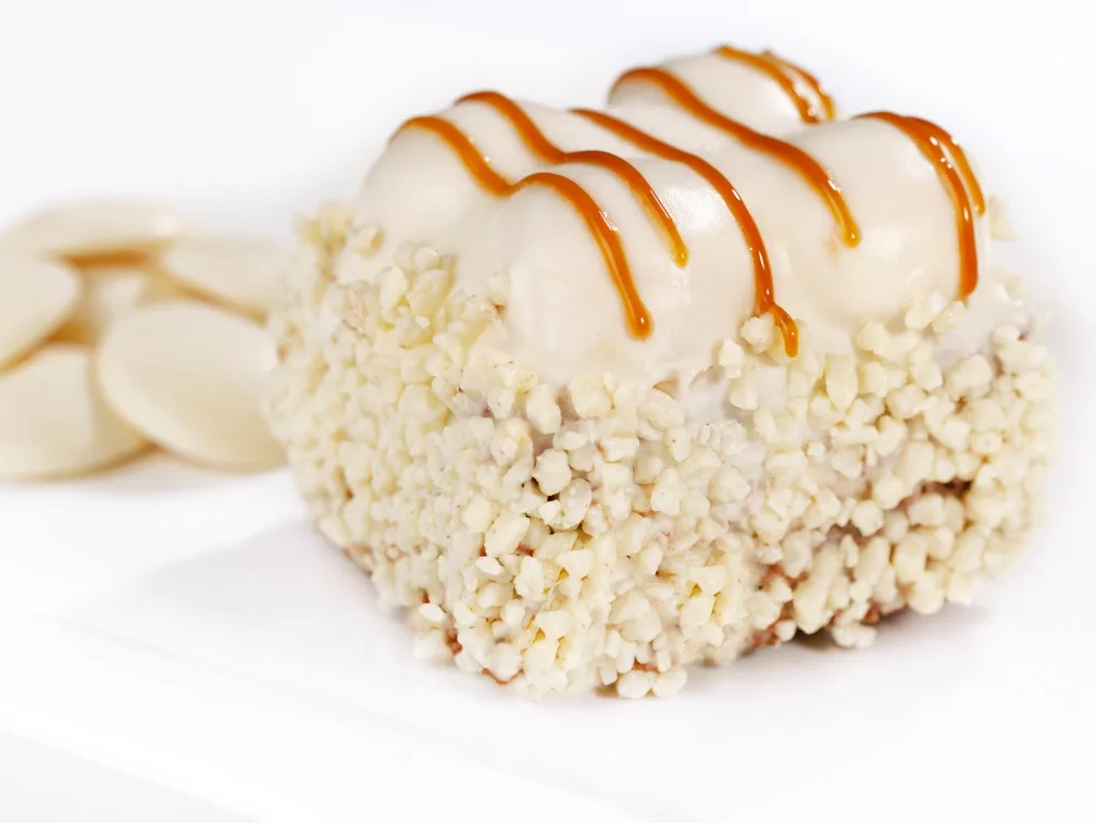 Beyaz Çikolatalı Kare Profiterollü Pasta